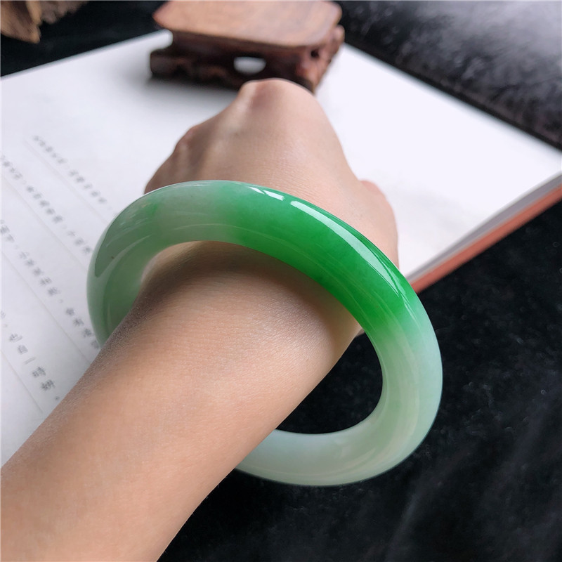 Lighting - Natuurlijke Birmese Jadeiet Armband, IJs-Waxy Type,