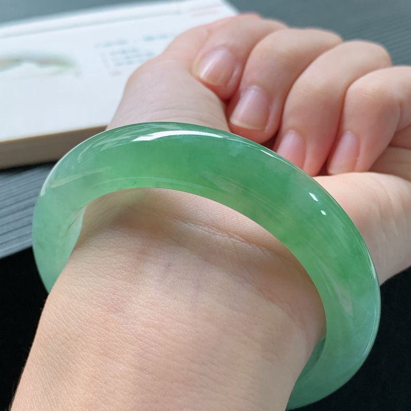 Lighting - Jadeiet armband, Burmesische oude mijn ijsachtige